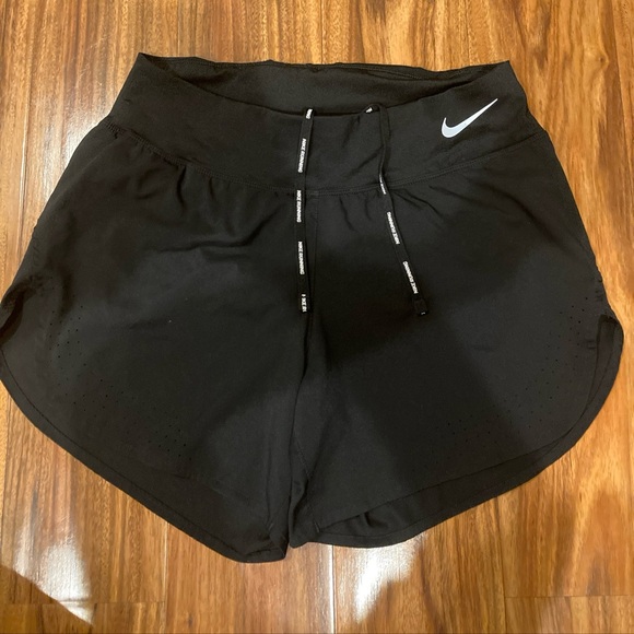 Nike Pants - NWOT Nike Shorts Womens Medium Black Dri-Fit Breathable Running Gym Workout